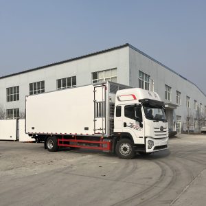 Constant temperature chick transport truck