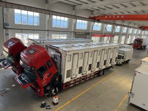 Professional chick transportation with intelligent ventilation system and constant temperature environment