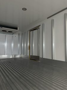Refrigerated Truck for Pharmaceutical Transportation - Image 3