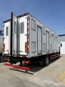 Large Poultry Transport Truck